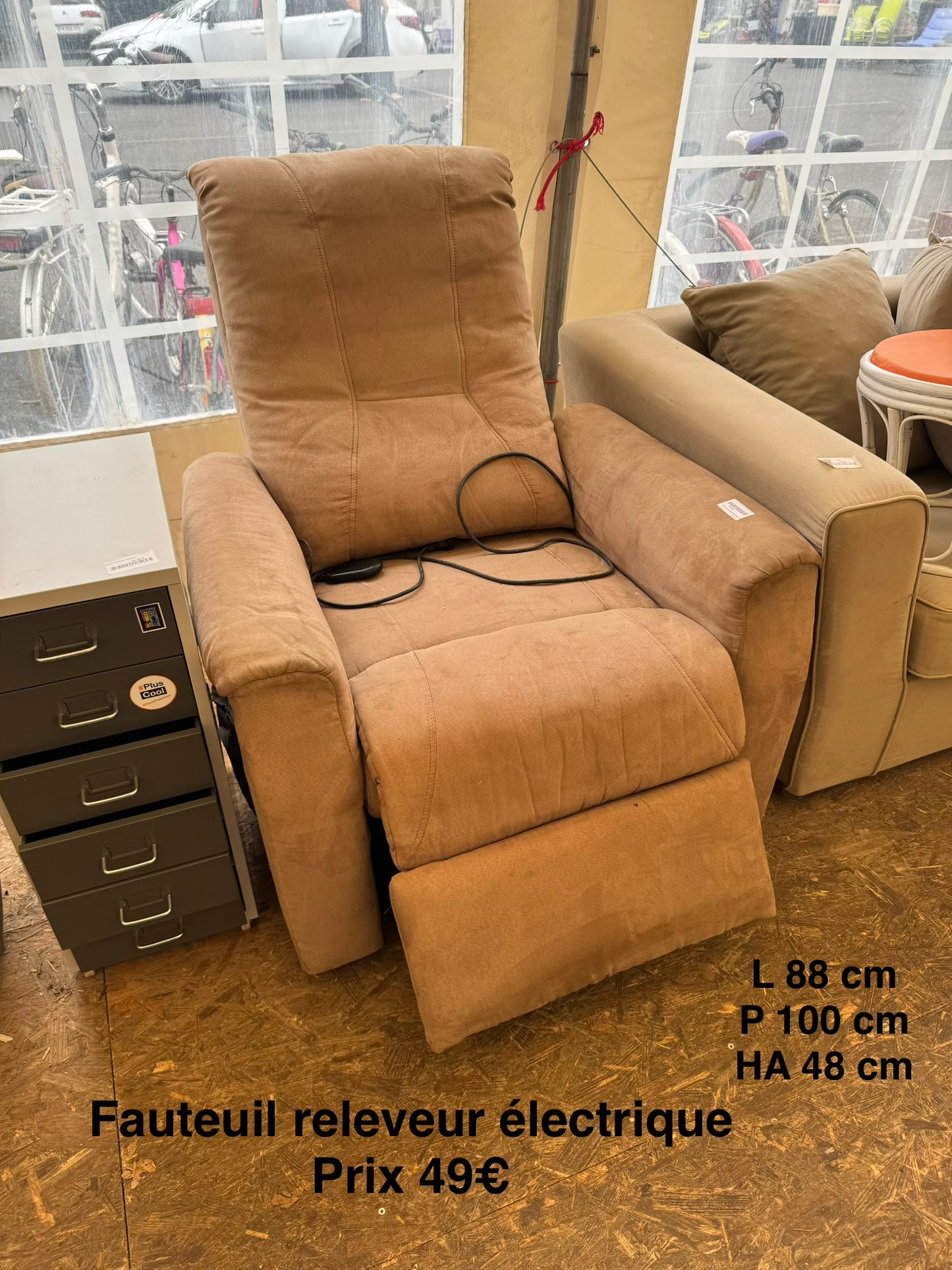 Fauteuil releveur électrique 065840
