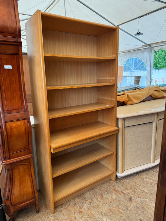 Bibliothèque 044551