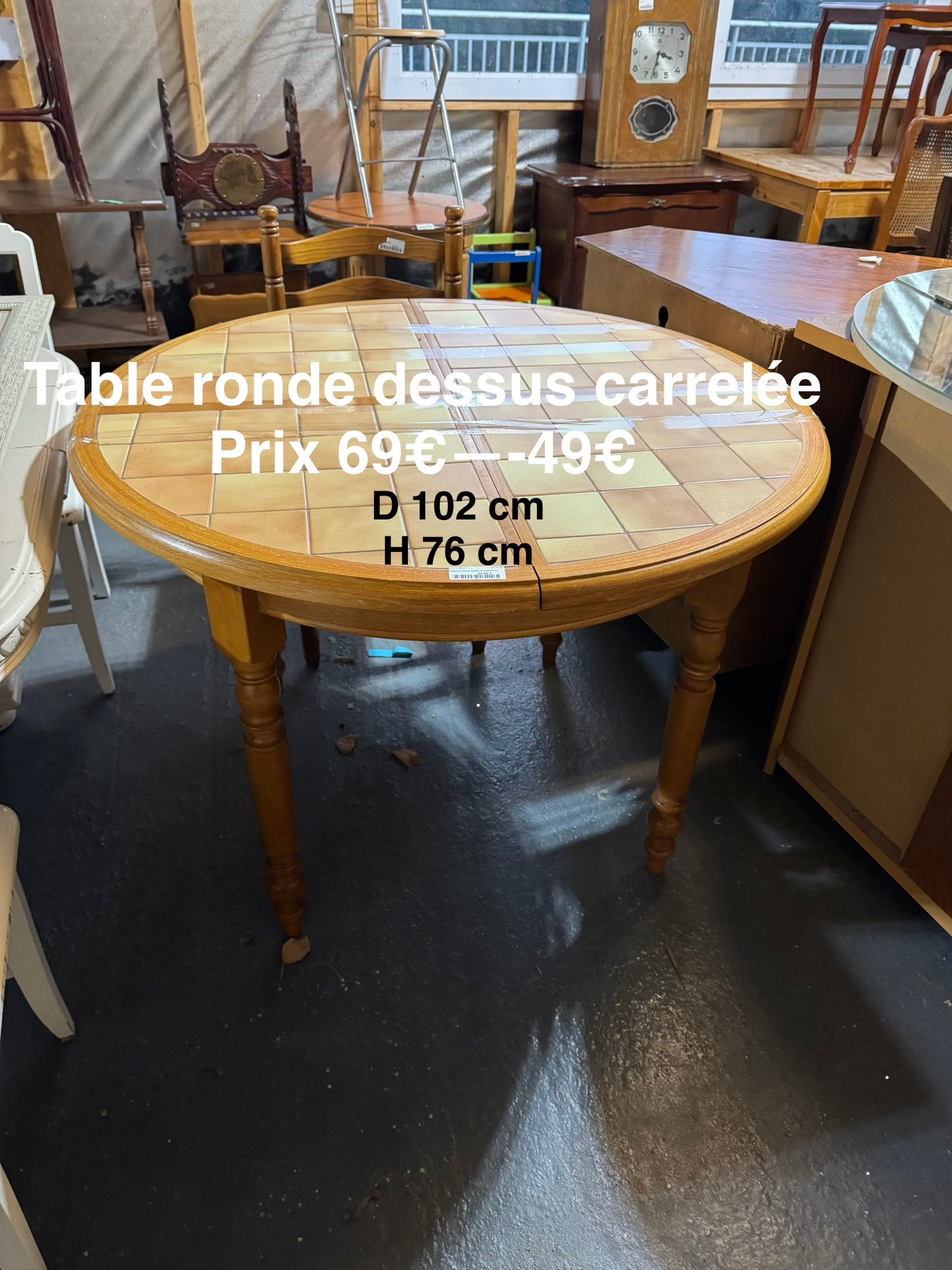 Table basse dessus carrelée 051546