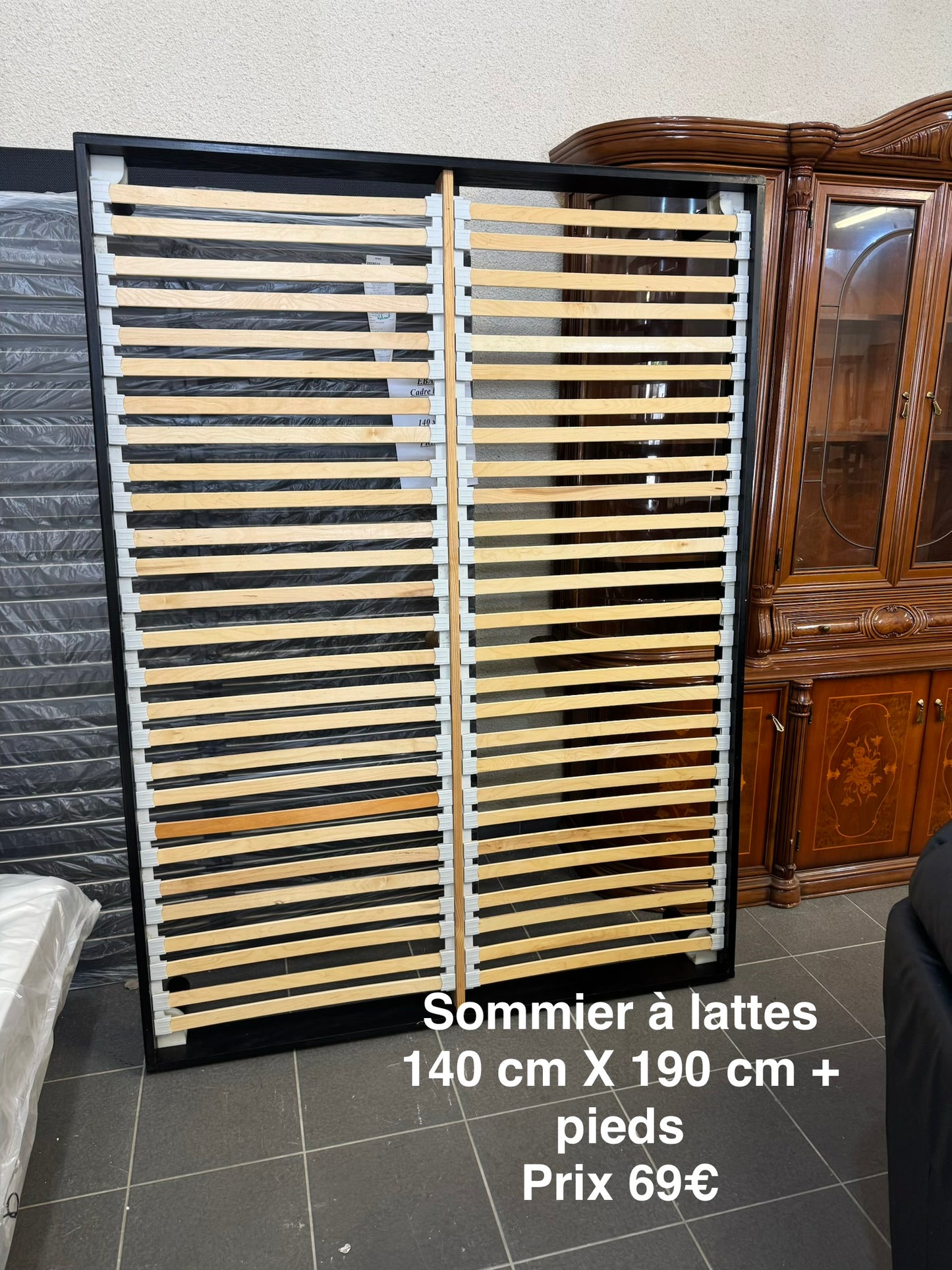Cadre à lattes 140 cm X 190 cm + pieds 064106