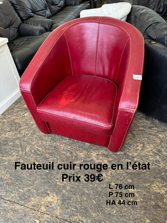 Fauteuil cuir rouge en l’état 062565
