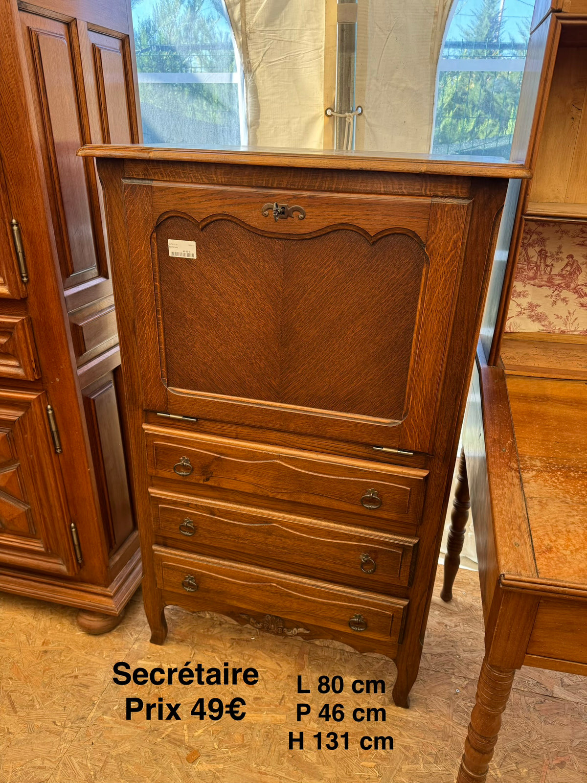 Secrétaire 058673