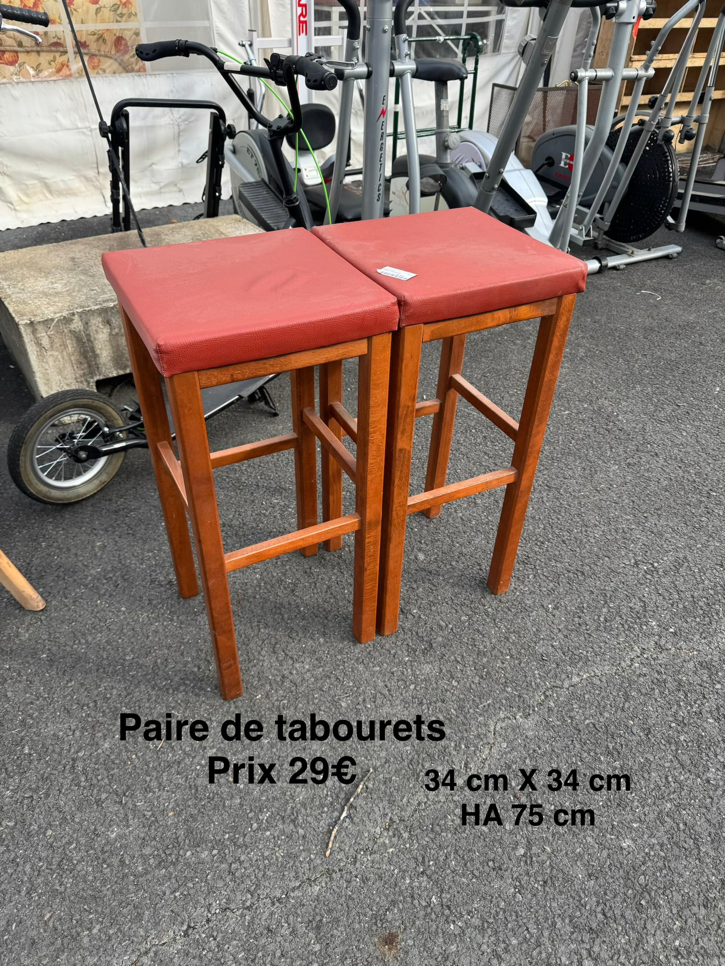 Paire de tabourets 064110