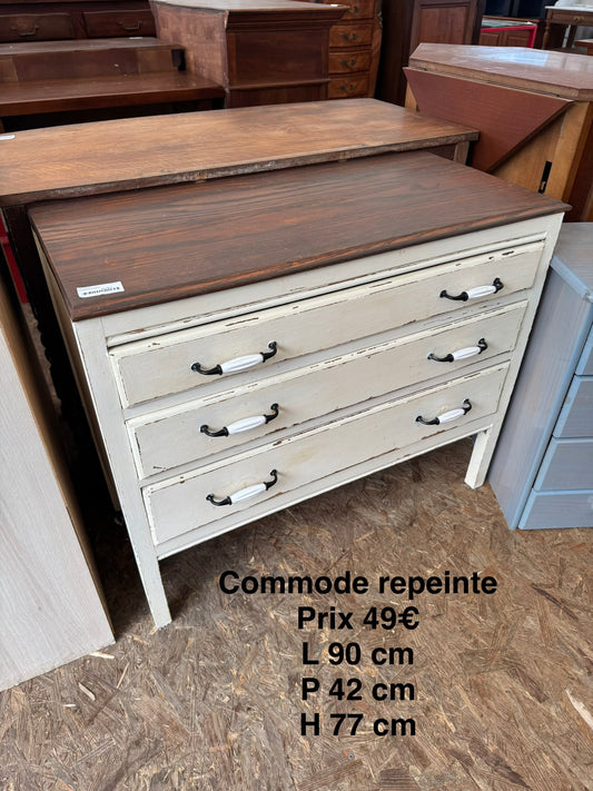 Commode repeinte 069261