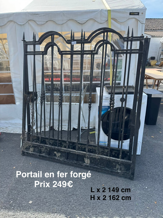 Portail en fer forgé 068810