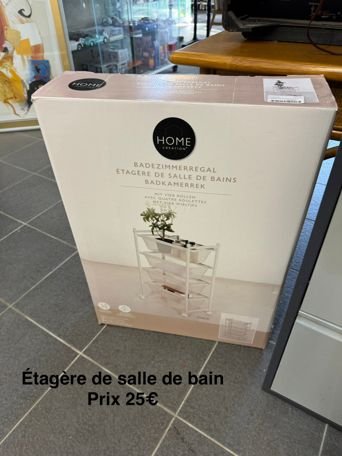 Étagère sur roulettes en boîte 068456