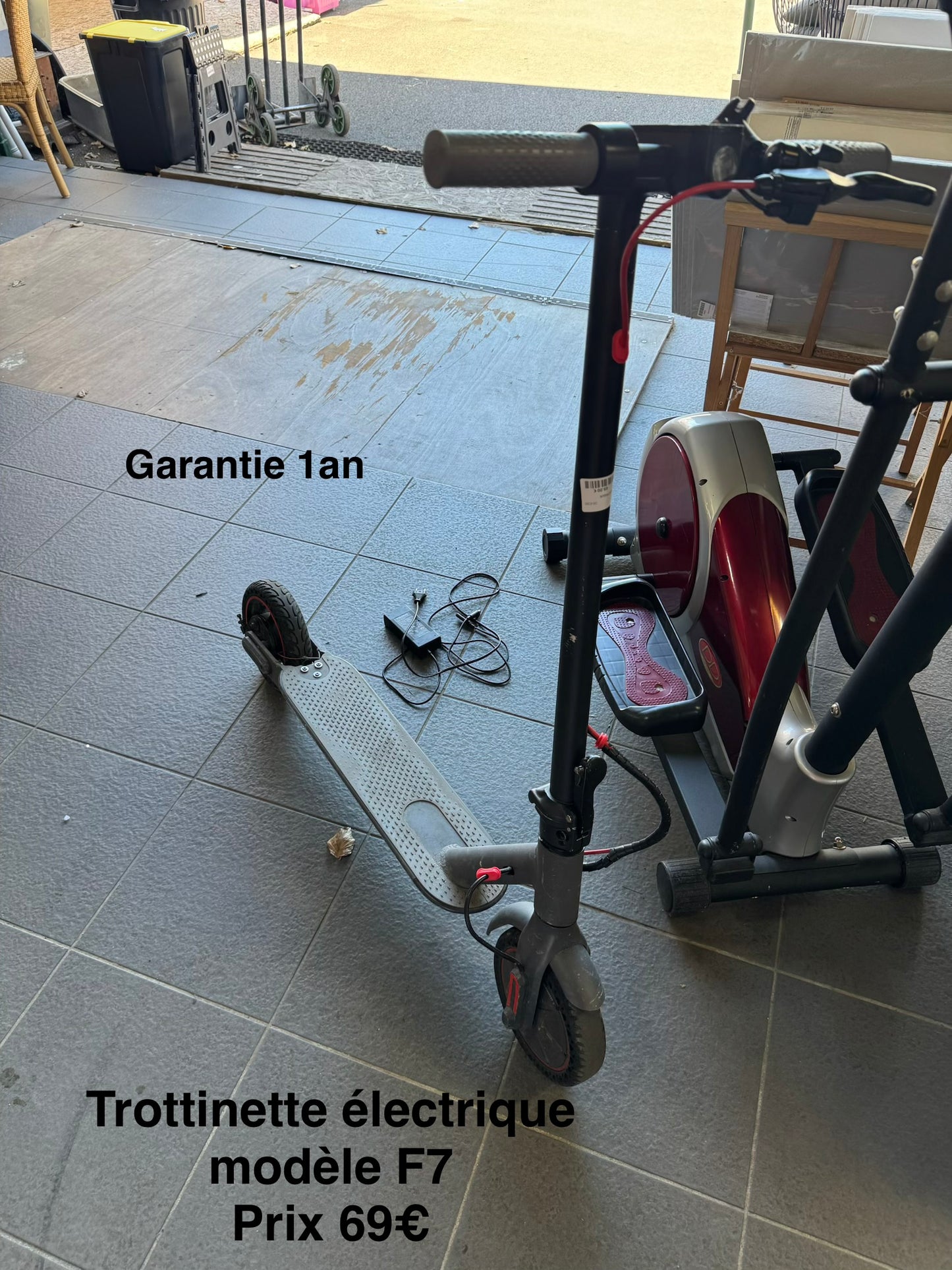 Trottinette électrique modèle F7 064086
