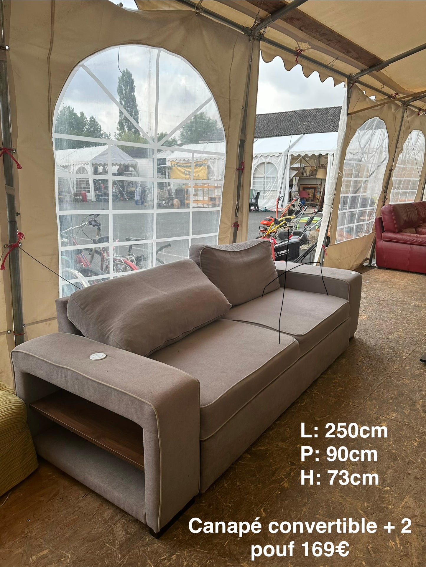 Canapé convertible + 2 pouf