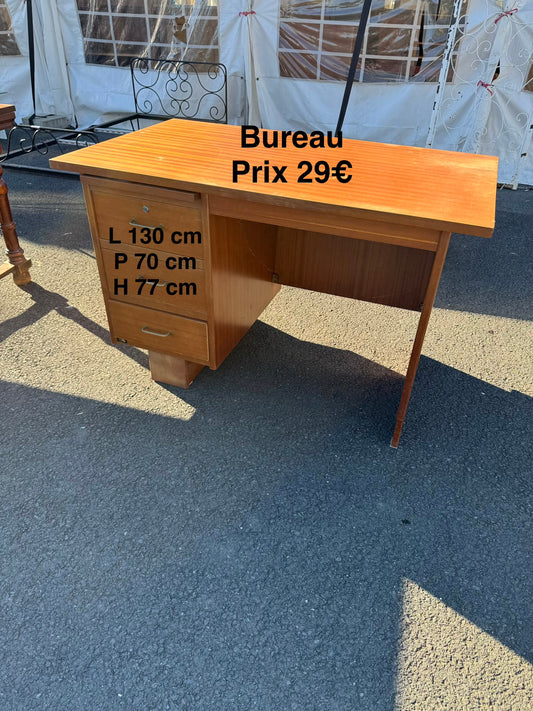 Bureau 058847