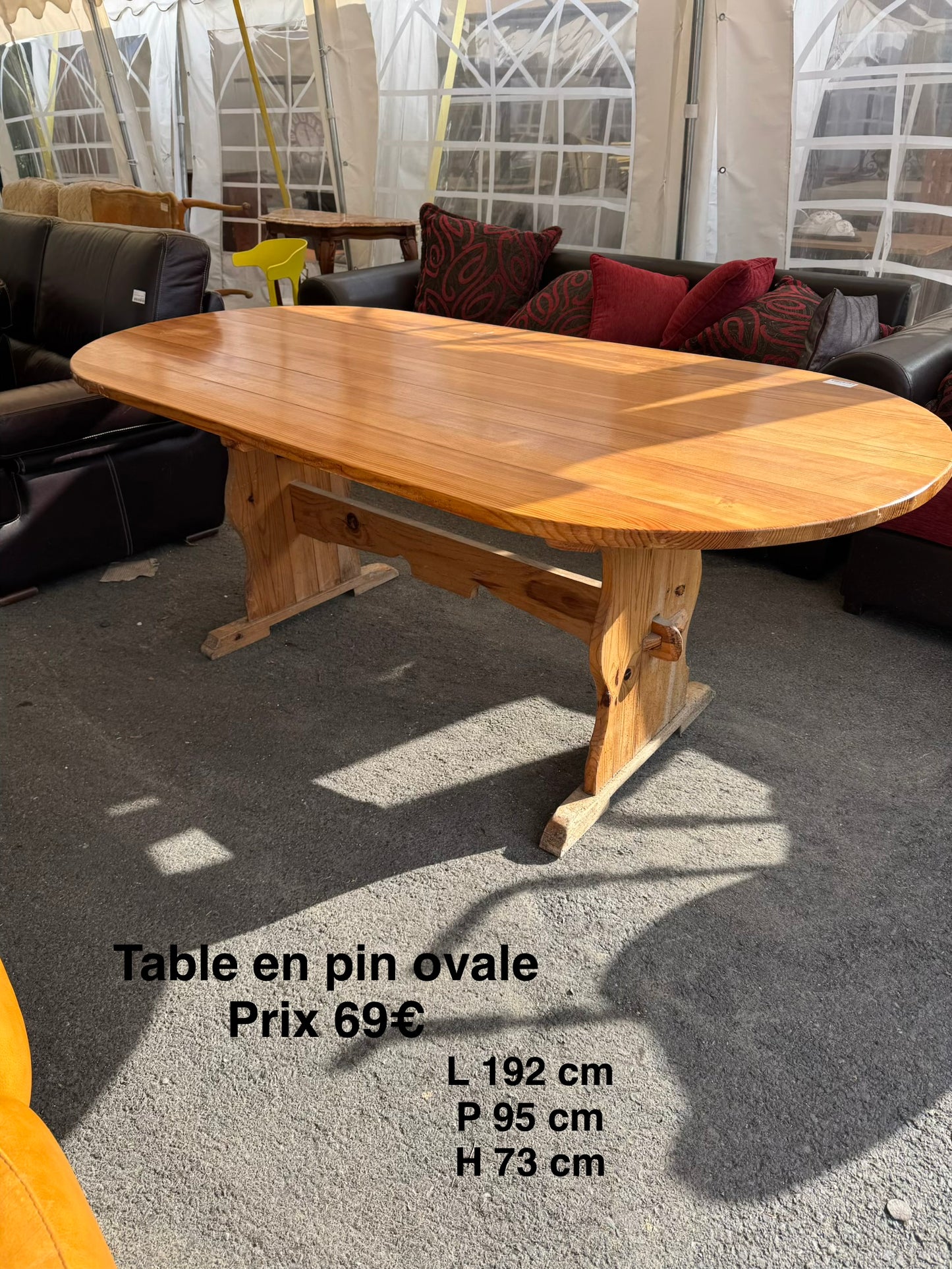Table en pin ovale 067906