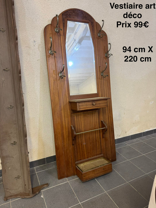 Vestiaire Art Deco 063122