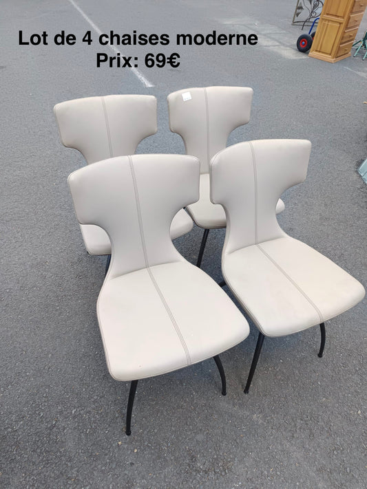 Lot 4 chaises moderne 064146