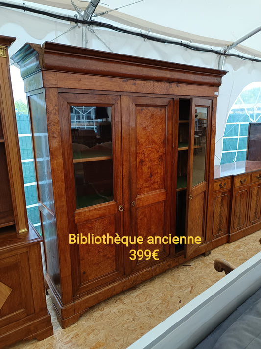 Bibliothèque ancienne 017514