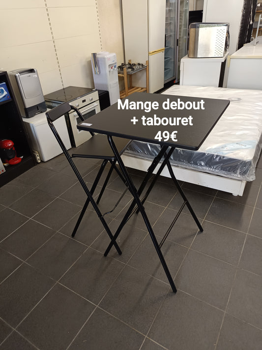 Mange debout + tabouret 032604