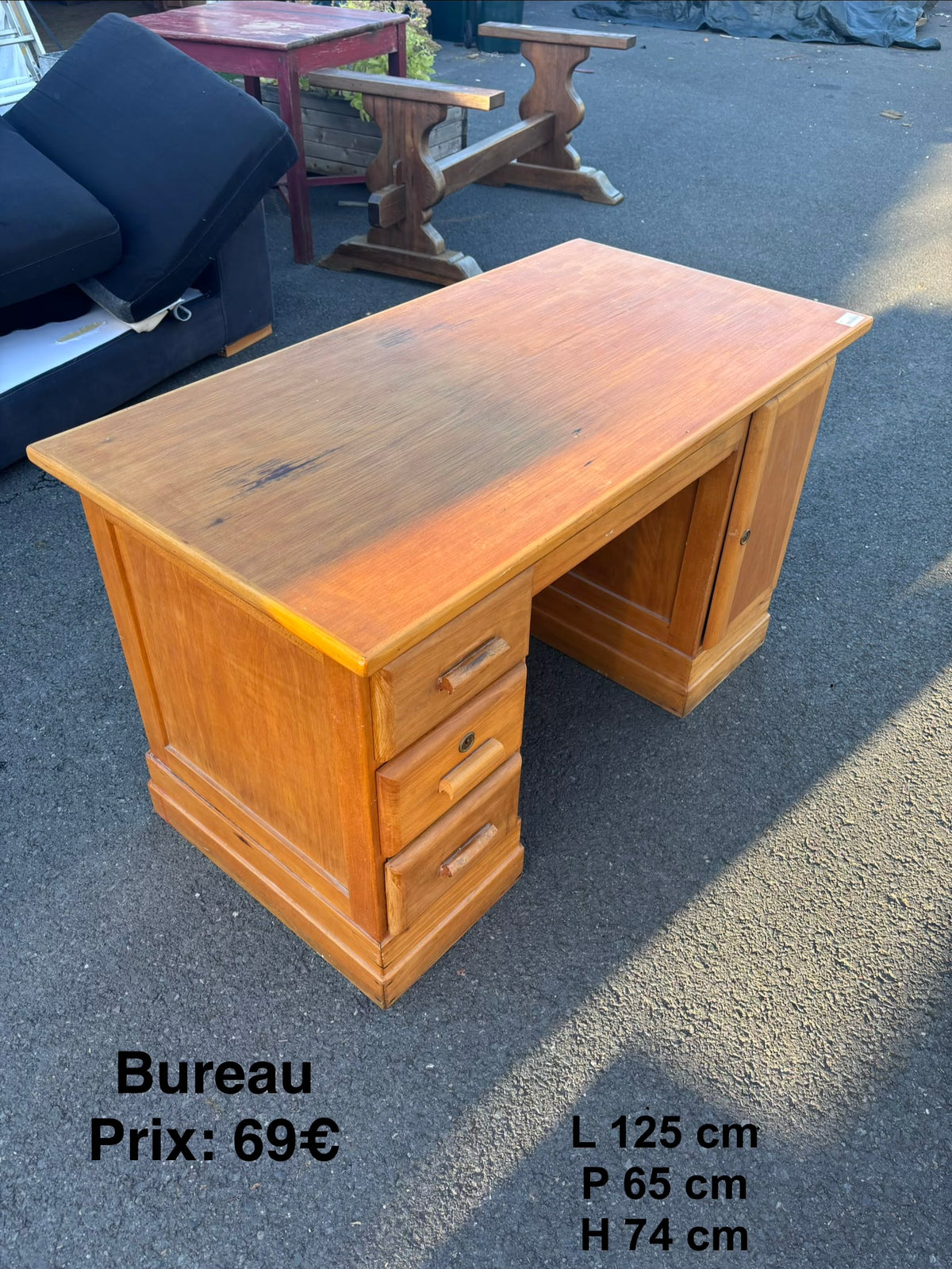 Bureau 069766