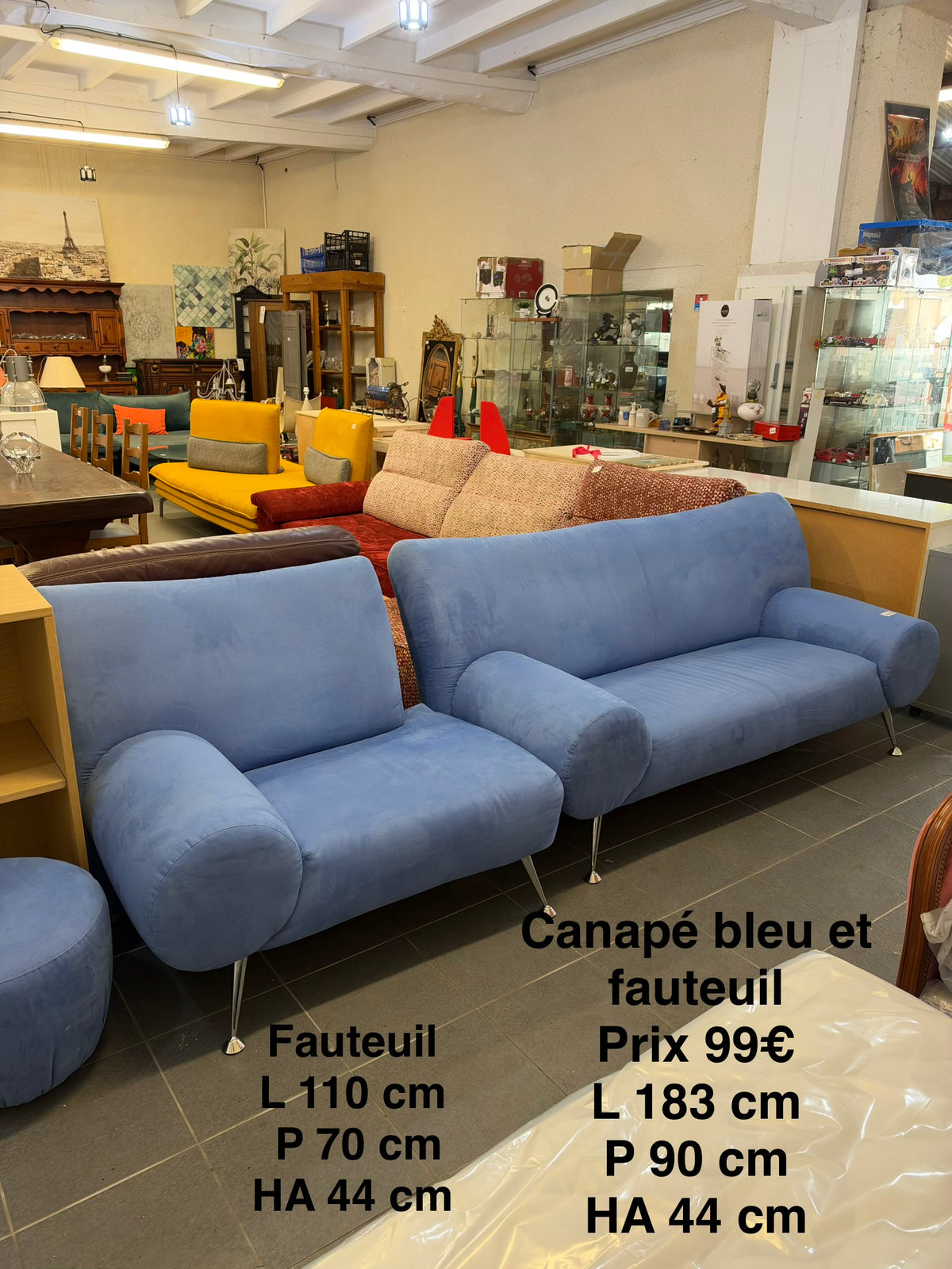 Canapé bleu et fauteuil 069494