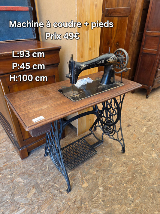 Machine a coudre +pieds 048499