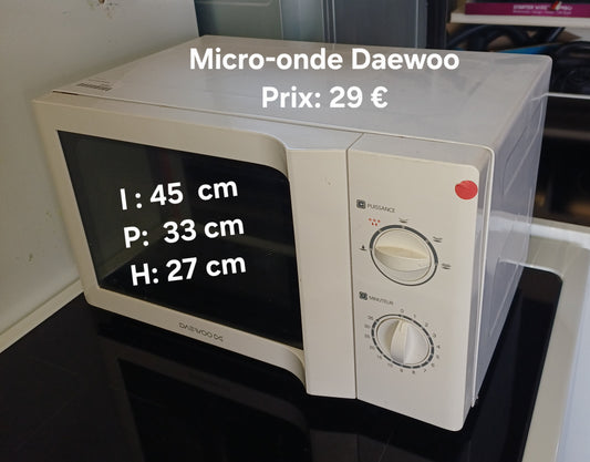 Micro-ondes DAEWOO 047010
