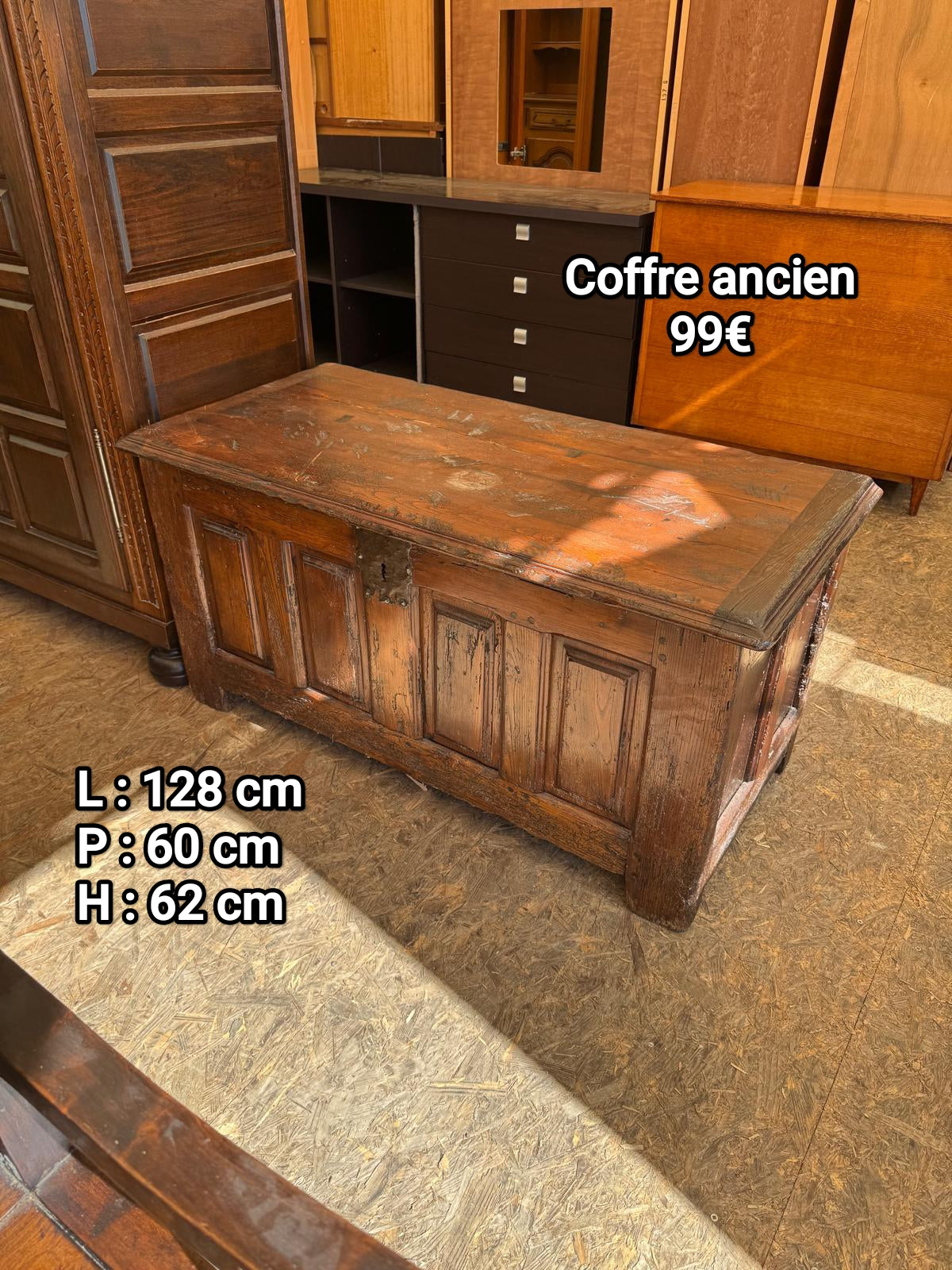 Coffre ancien 068165