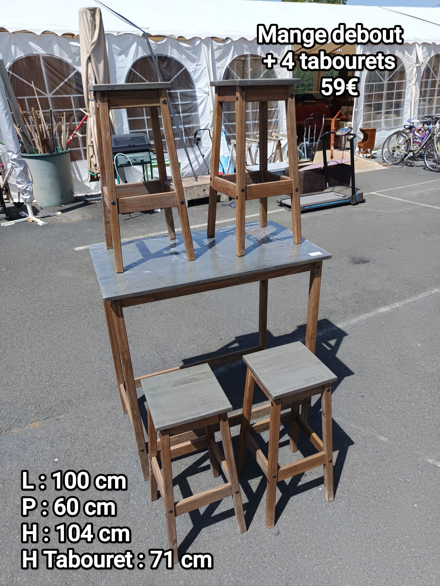 Mange debout+ 4 tabourets 066184
