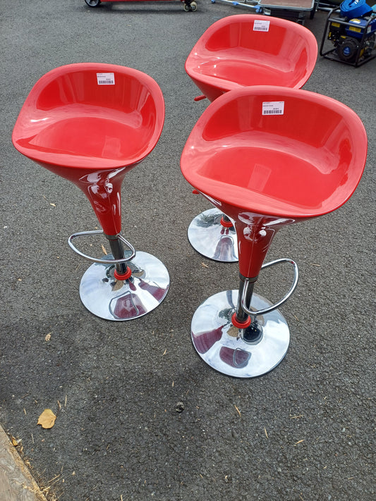 Tabouret rouge reglable 045146