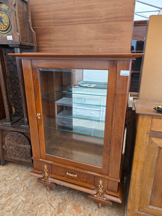Vitrine 046067