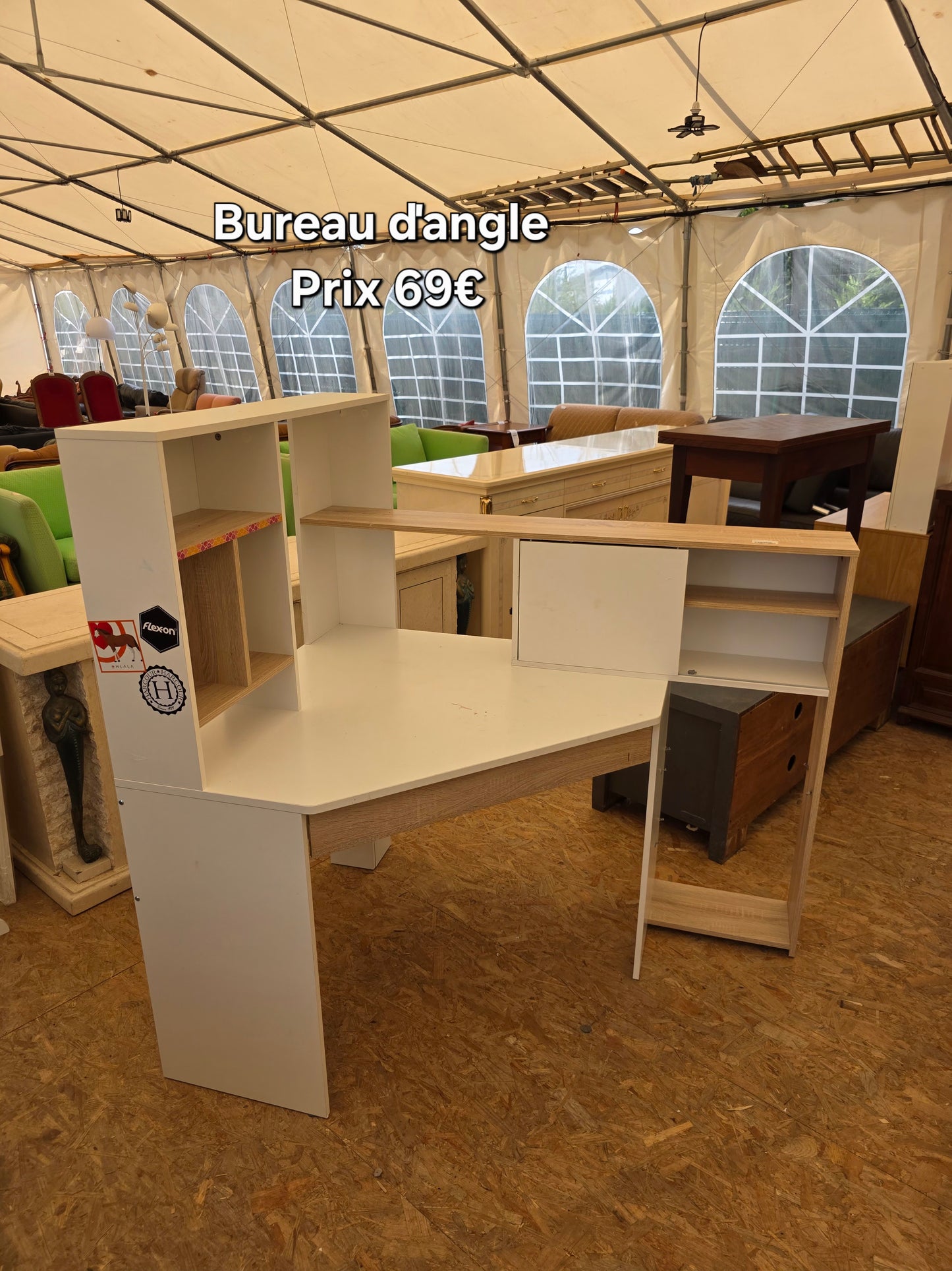 Bureau ďangle 044803