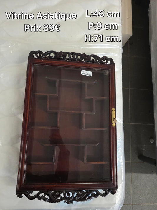Vitrine Asiatique 052658