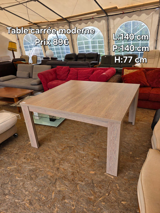 Table carrée moderne 050599