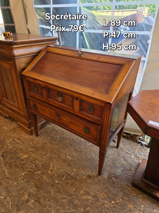 Secrétaire 049766