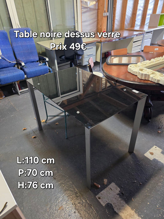 Table noire dessus verre 049308