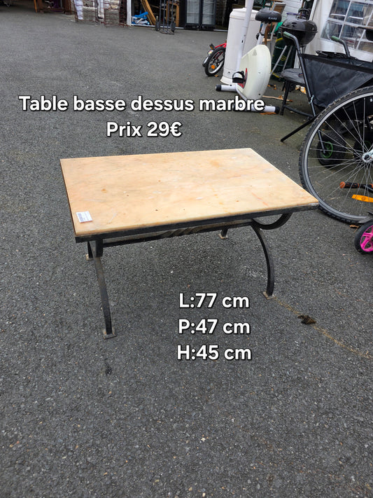 Table basse dessus marbre 047539