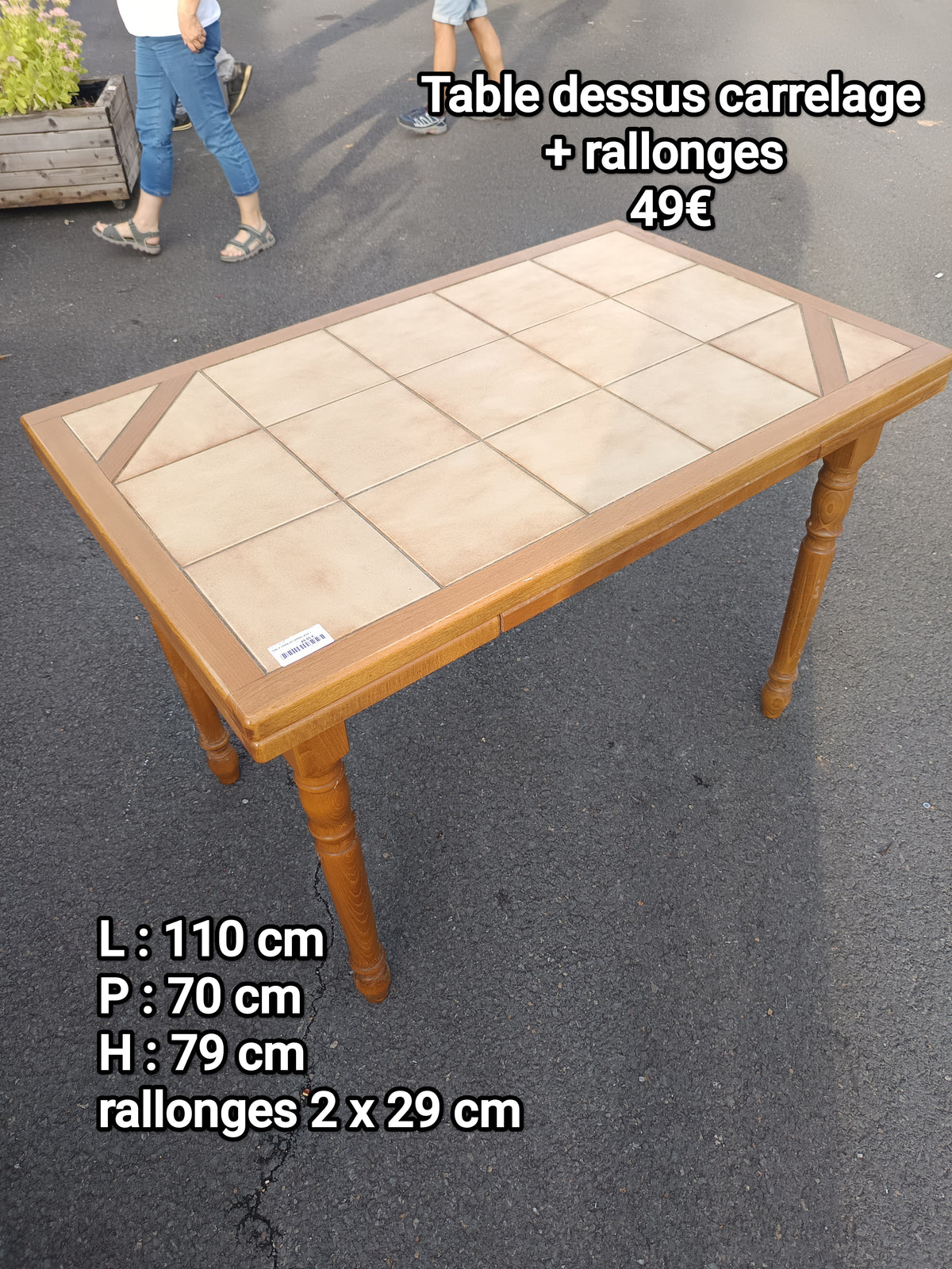 Table dessus carrelage 068970